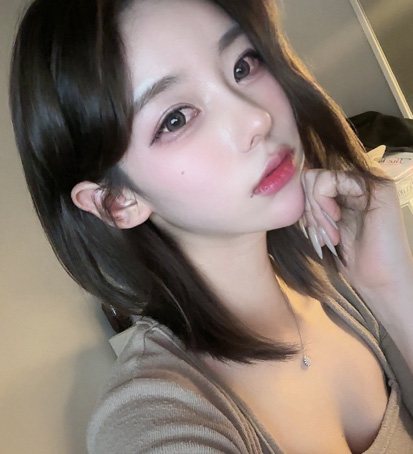 MUST 셀카 — 단발 여성 셀카