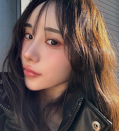 MUST 셀카 — 긴 머리 여성 셀카